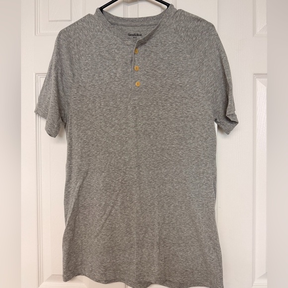 Goodfellow & Co Other - Goodfellow & Co Light Gray Men's Short Sleeve Henley